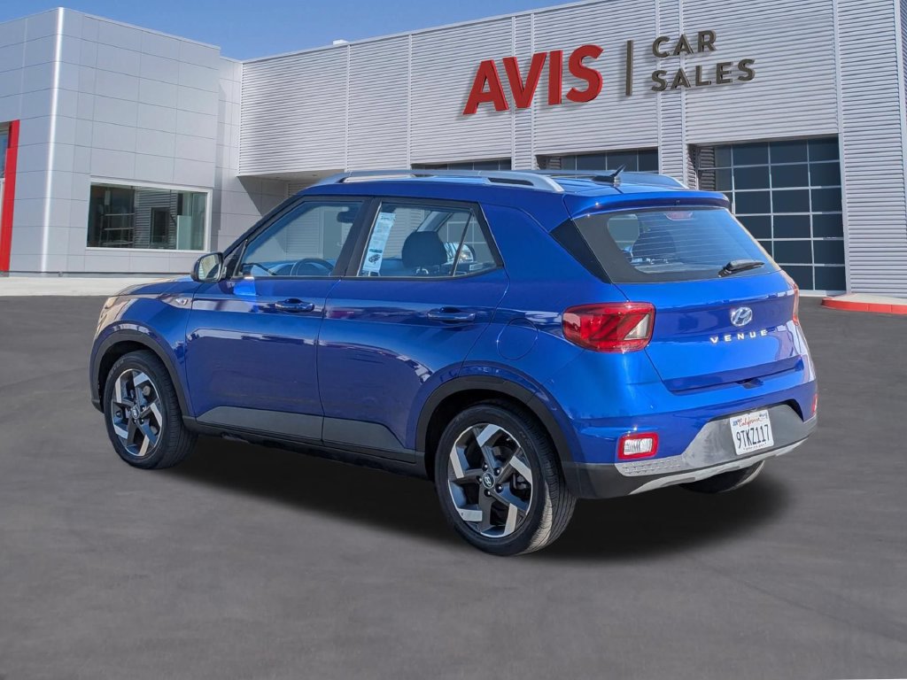 Used 2025 Hyundai Venue SEL FWD image 9