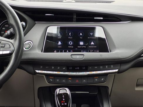 Certified 2021 Cadillac XT4 Premium Luxury FWD image 17