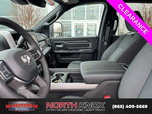 New 2026 RAM 2500 Big Horn AWD/4WD image 3