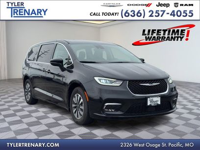 Used 2023 Chrysler Pacifica Touring-L
