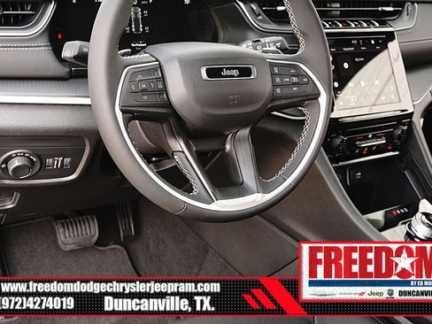 New 2025 Jeep Grand Cherokee Laredo X image 25