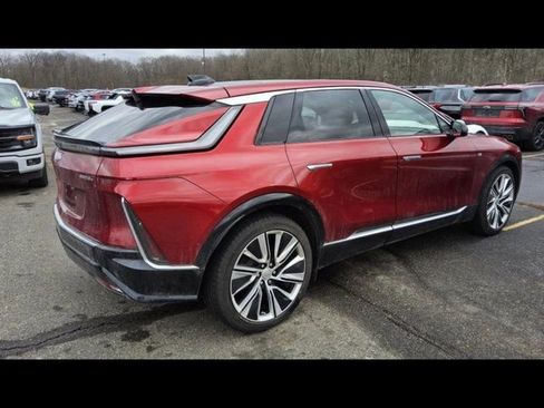 Used 2024 Cadillac Lyriq Luxury w/ LPO, Floor Liner Package image 2