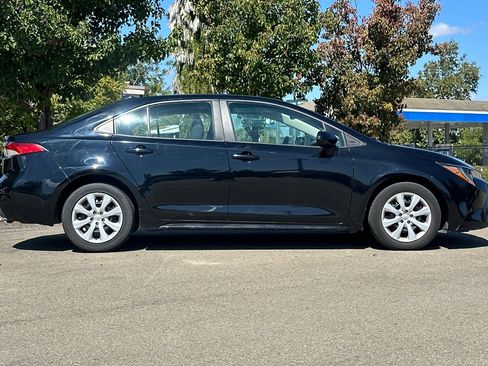 Used 2024 Toyota Corolla LE FWD image 3