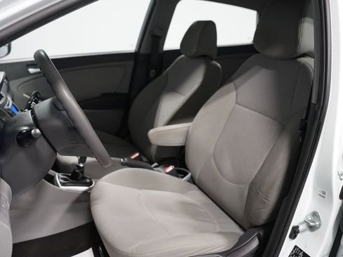 Used 2013 Hyundai Accent GS image 19