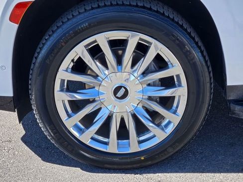 Used 2021 Cadillac Escalade Premium Luxury image 9