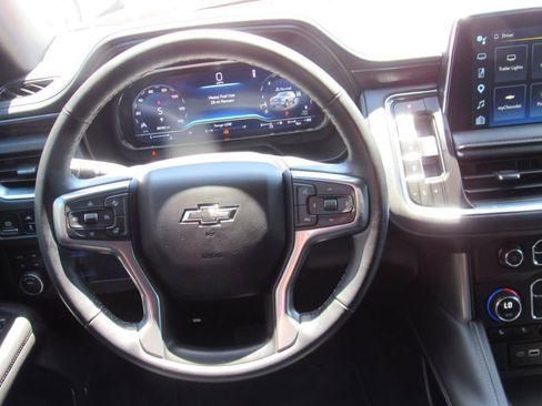 Used 2024 Chevrolet Tahoe Z71 w/ Luxury Package AWD/4WD image 19