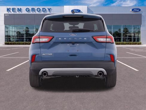 Used 2025 Ford Escape Active w/ Tech Pack #1 FWD image 5