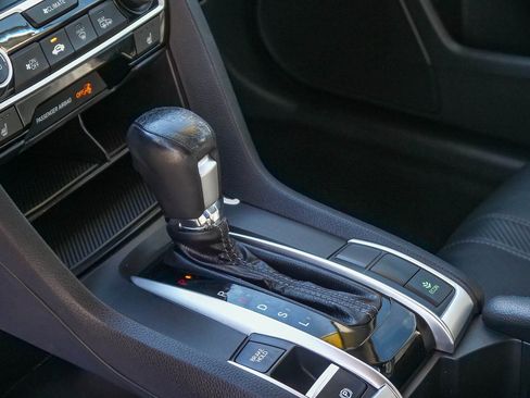 Used 2018 Honda Civic Touring image 18