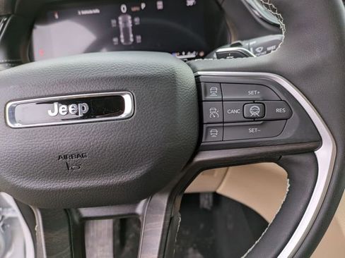 New 2026 Jeep Grand Cherokee Limited AWD/4WD image 16
