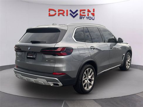 Used 2026 BMW X5 sDrive40i w/ Premium Package RWD image 4