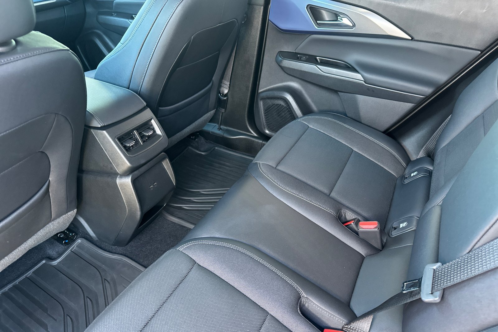 Used 2024 Chevrolet Equinox EV LT w/ LPO, All-Weather Mat Package FWD image 14