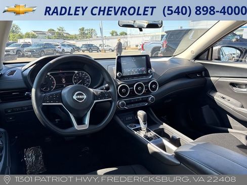 Used 2025 Nissan Sentra SV FWD image 13
