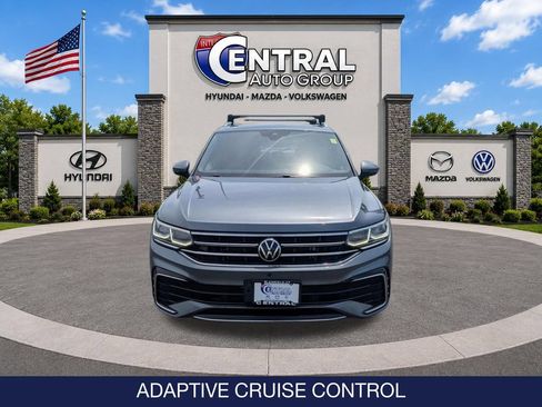 Used 2022 Volkswagen Tiguan SEL R-Line AWD/4WD image 2