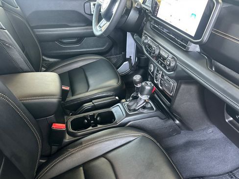 Used 2024 Jeep Wrangler Unlimited Sahara w/ Safety Group AWD/4WD image 15