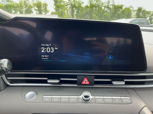 Used 2025 Hyundai Elantra SEL FWD image 15