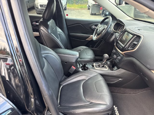 Used 2018 Jeep Cherokee Limited AWD/4WD image 15