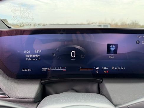 Used 2025 Buick Enclave Preferred image 17