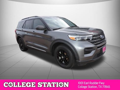 Used 2023 Ford Explorer XLT RWD image 3