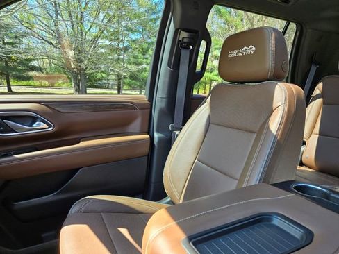 Used 2023 Chevrolet Tahoe High Country AWD/4WD image 34