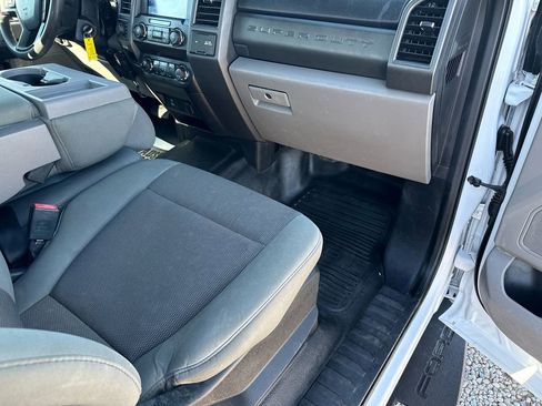 Used 2021 Ford F250 XL w/ Power Equipment Group image 9