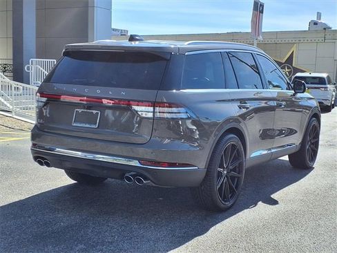 New 2025 Lincoln Aviator Premiere image 2