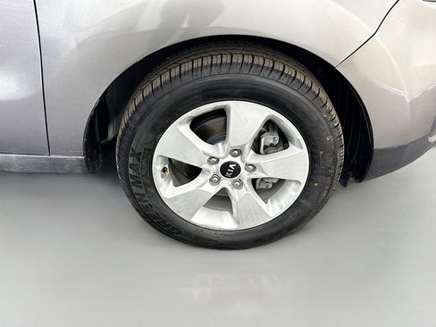 Used 2018 Kia Soul FWD image 30
