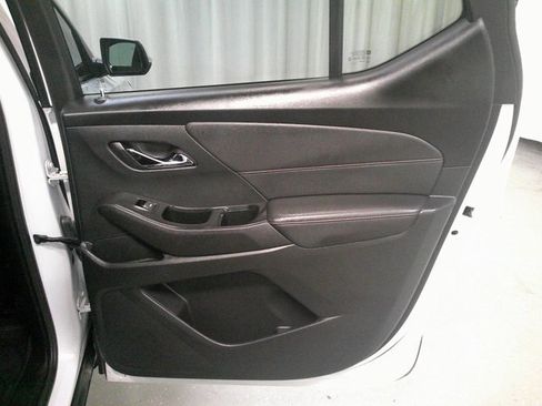 Used 2023 Chevrolet Traverse RS image 27