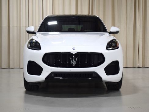 Certified 2023 Maserati Grecale Modena image 8