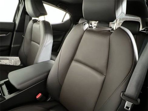 New 2026 MAZDA MAZDA3 Hatchback w/Premium Plus Pkg image 12