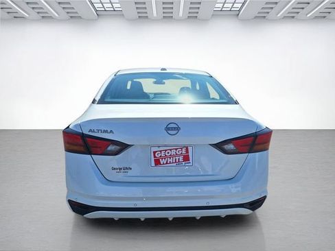 Used 2025 Nissan Altima 2.5 SV FWD image 5
