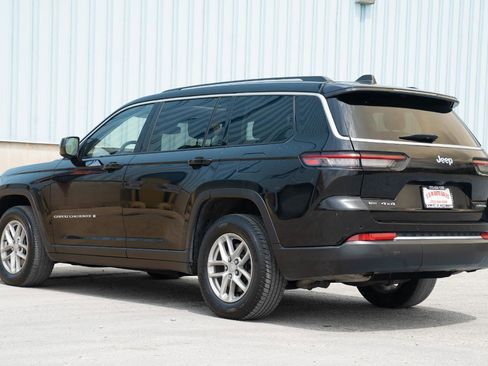 Used 2021 Jeep Grand Cherokee L Laredo w/ Luxury Tech Group I AWD/4WD image 15