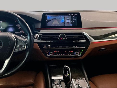 Used 2020 BMW 530i w/ Premium Package RWD image 6