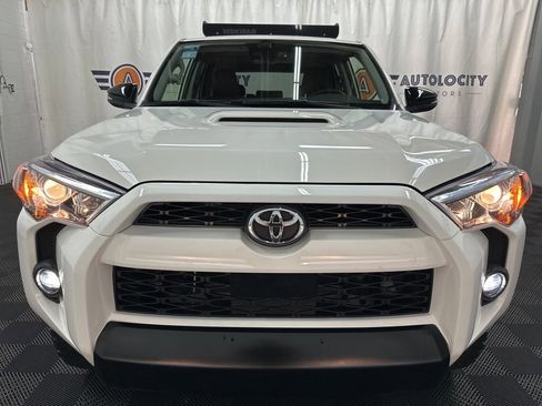 Used 2020 Toyota 4Runner Venture image 3