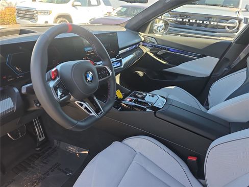 Used 2026 BMW M5 Touring image 16
