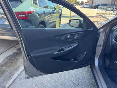 Used 2024 Chevrolet Malibu LT image 18