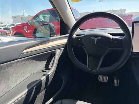 Used 2023 Tesla Model Y Performance image 16