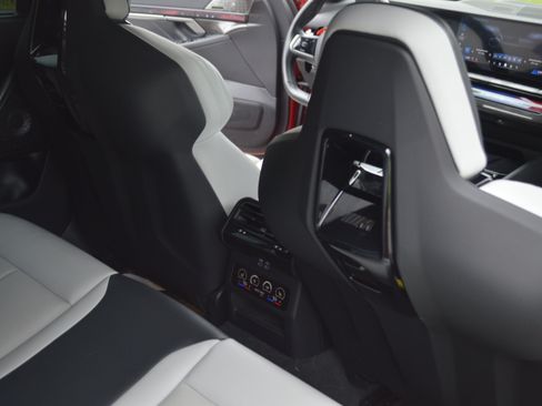 Used 2025 BMW M5 AWD/4WD image 38