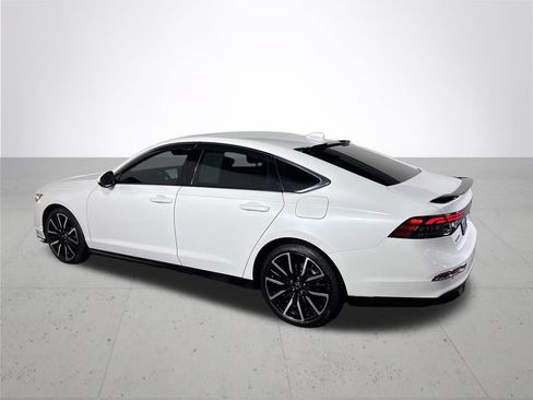 Used 2025 Honda Accord Touring image 8
