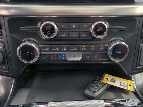 Certified 2022 Ford F150 Lariat w/ Equipment Group 502A High image 30