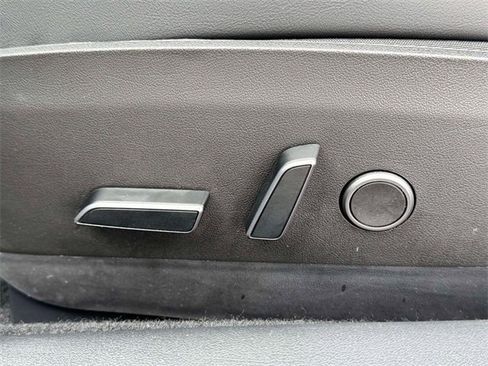 Used 2023 Tesla Model 3 Standard Range image 19