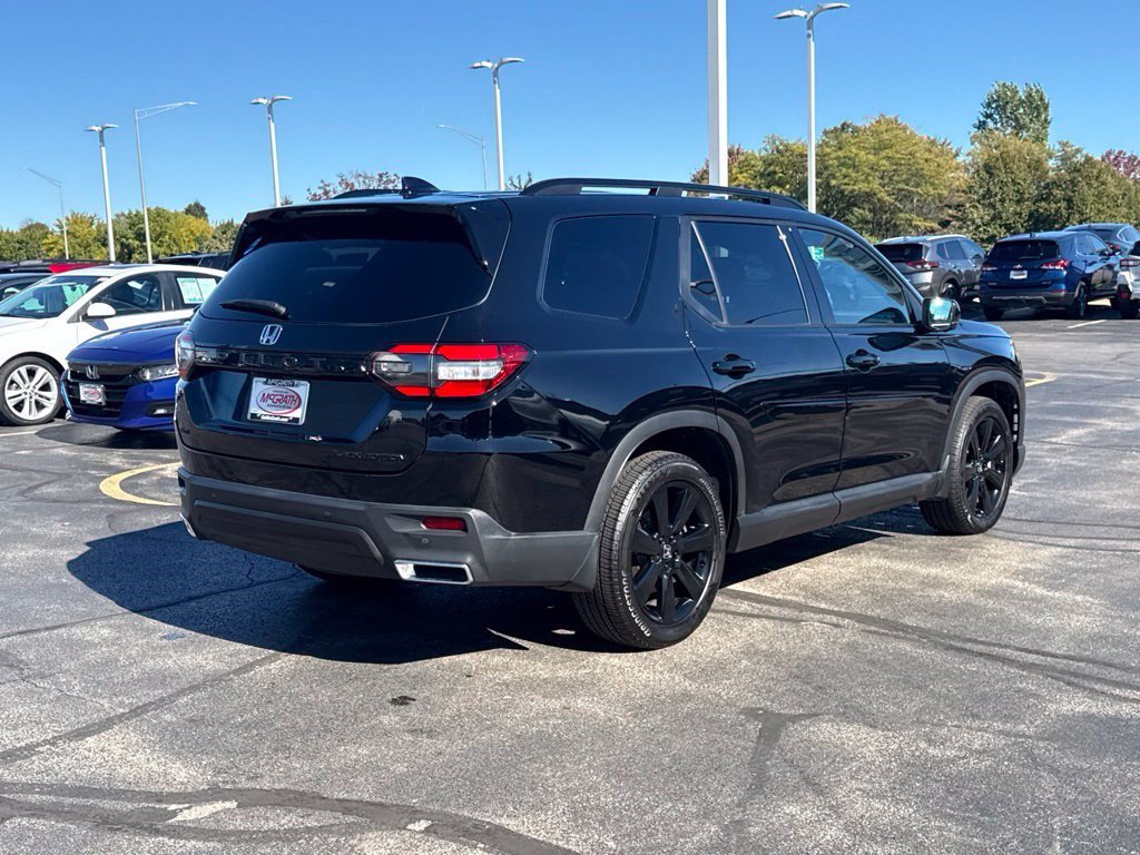 Certified 2025 Honda Pilot Black Edition image 11