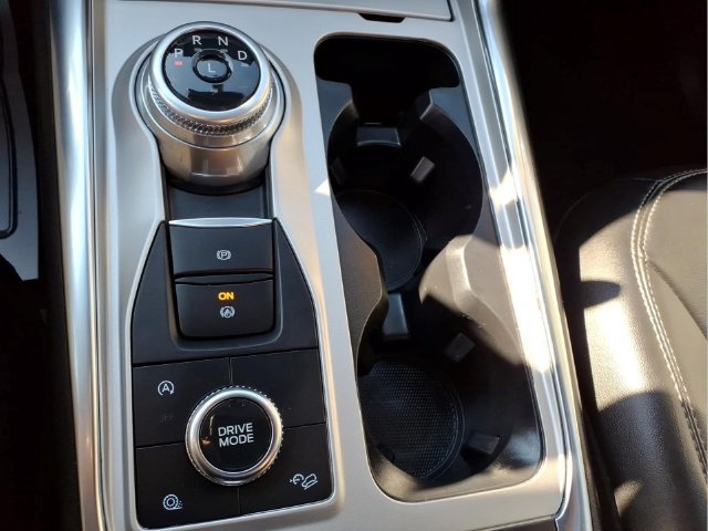 Used 2024 Ford Explorer XLT w/ Equipment Group 202A AWD/4WD image 22