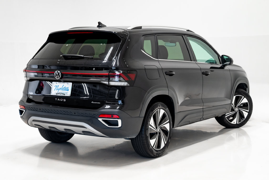 Used 2025 Volkswagen Taos SE AWD/4WD image 34