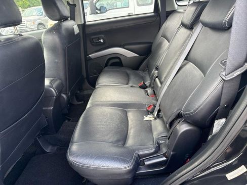 Used 2010 Mitsubishi Outlander XLS FWD image 15