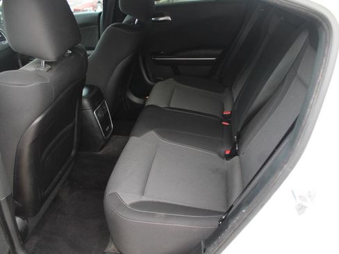 Used 2016 Dodge Charger SXT image 10