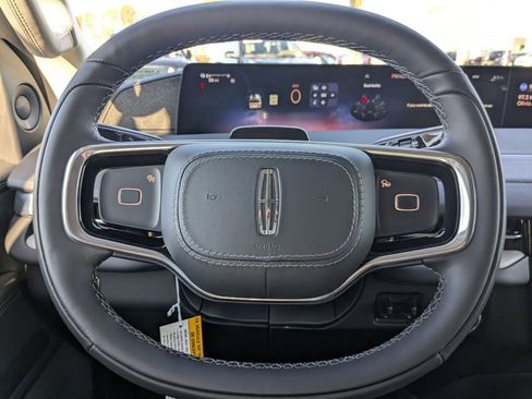 New 2026 Lincoln Navigator Reserve AWD/4WD image 31