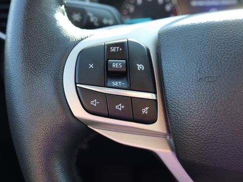 Used 2023 Ford Explorer XLT w/ Equipment Group 202A image 18