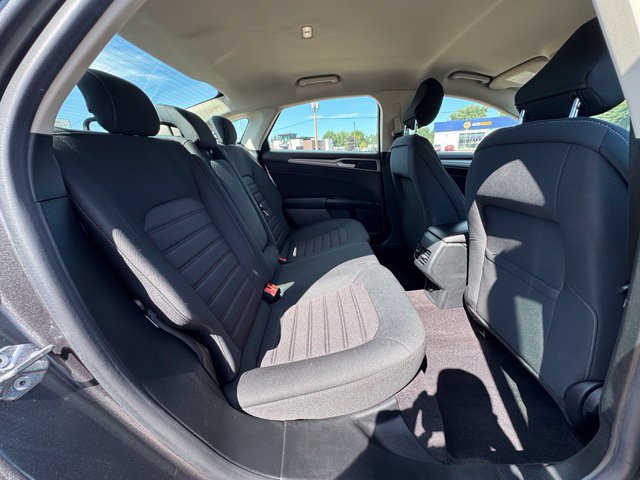 Used 2020 Ford Fusion SE FWD image 14