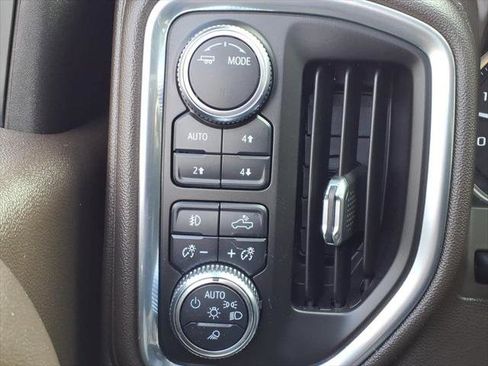 Used 2022 GMC Sierra 2500 Denali w/ Denali Ultimate Package AWD/4WD image 18