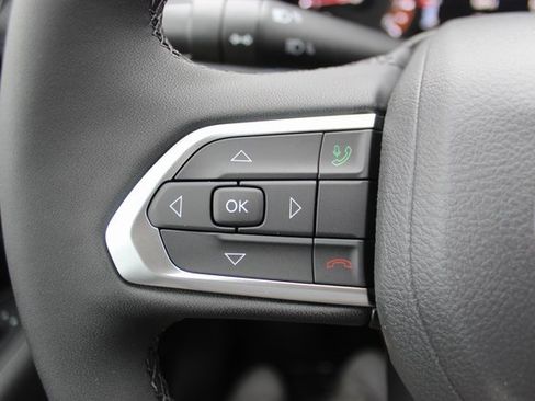 New 2026 Jeep Compass Latitude image 12